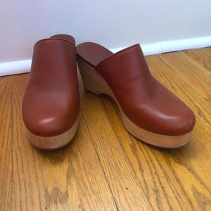 Everlane Clogs